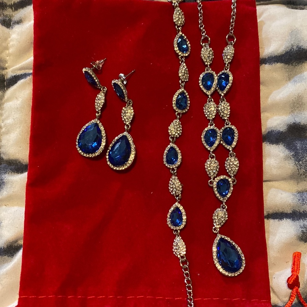 Royal blue and silver jewelry set